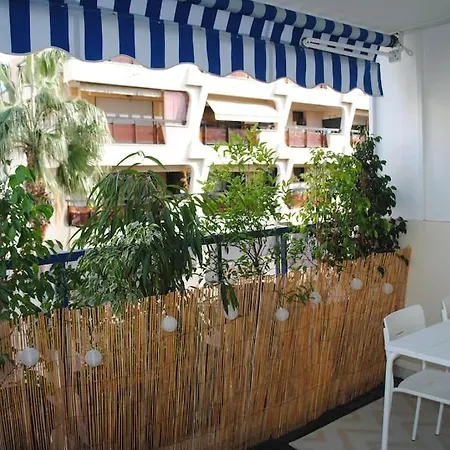 Walk To The Beach, Flat With Terrace And Parking * 앙티브